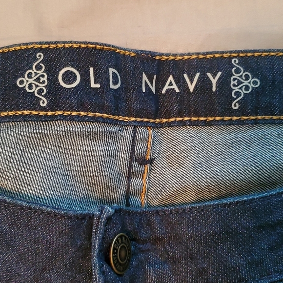 NWOT Old Navy Boot Cut Dark Wash Jeans- Size 16 - Picture 5 of 9